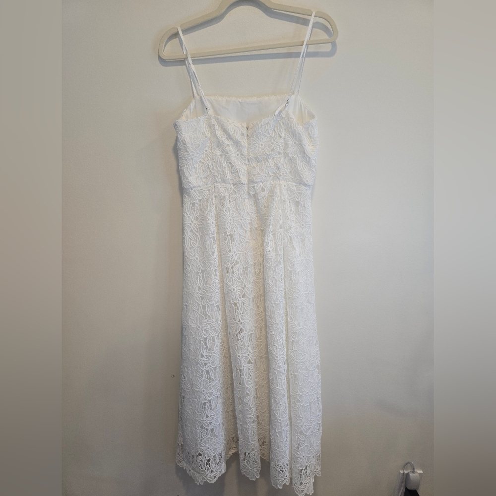 Astr White Flowery Lace Midi Dress Size Medium Nwot, Has One Very Small Flaw - Picture 10 of 16